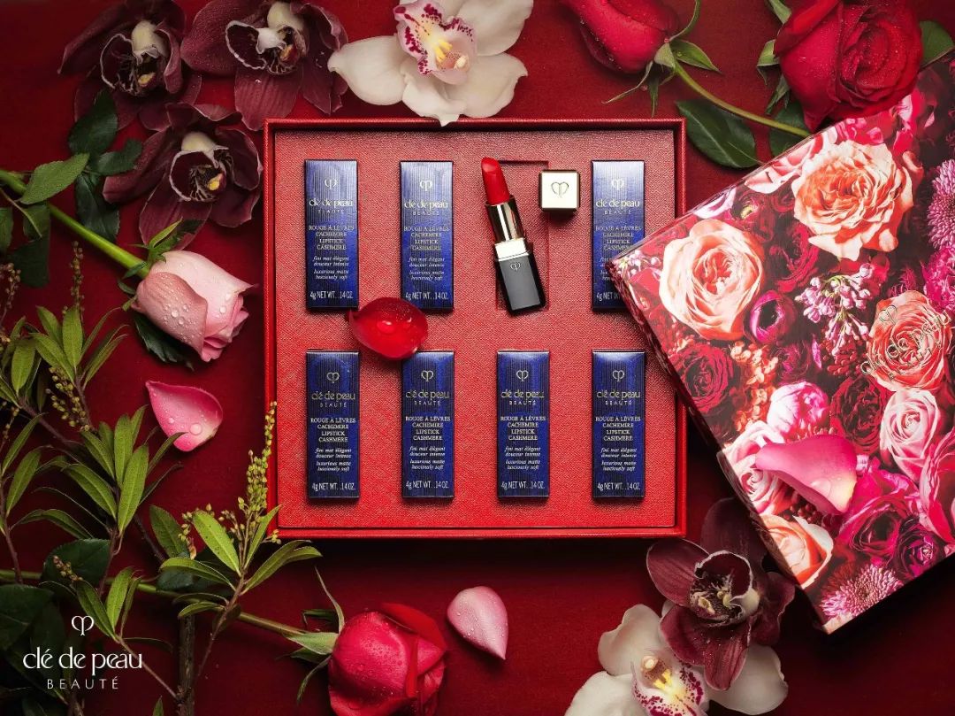 比起花和巧克力，女生更想在朋友圈秀晒炫这些情人节美妆礼盒