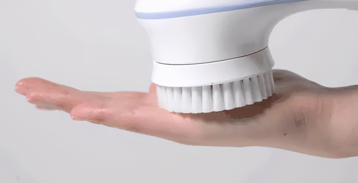 秋冬换个电动澡刷，深入清洁美肤，按摩从头爽到脚