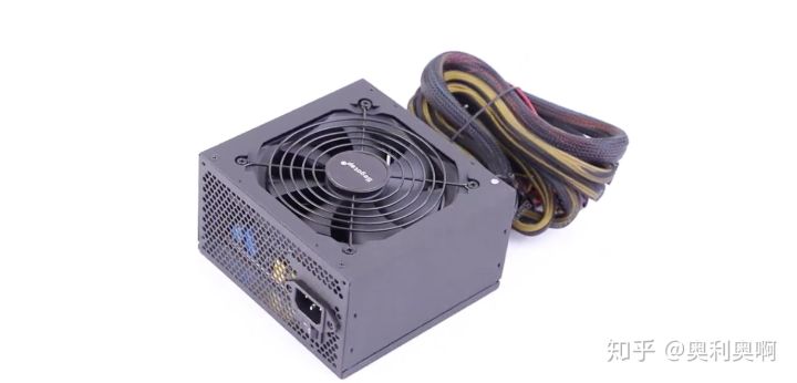 电脑电源的额定功率大好还是小好,电脑电源额定功率是越大越耗电吗