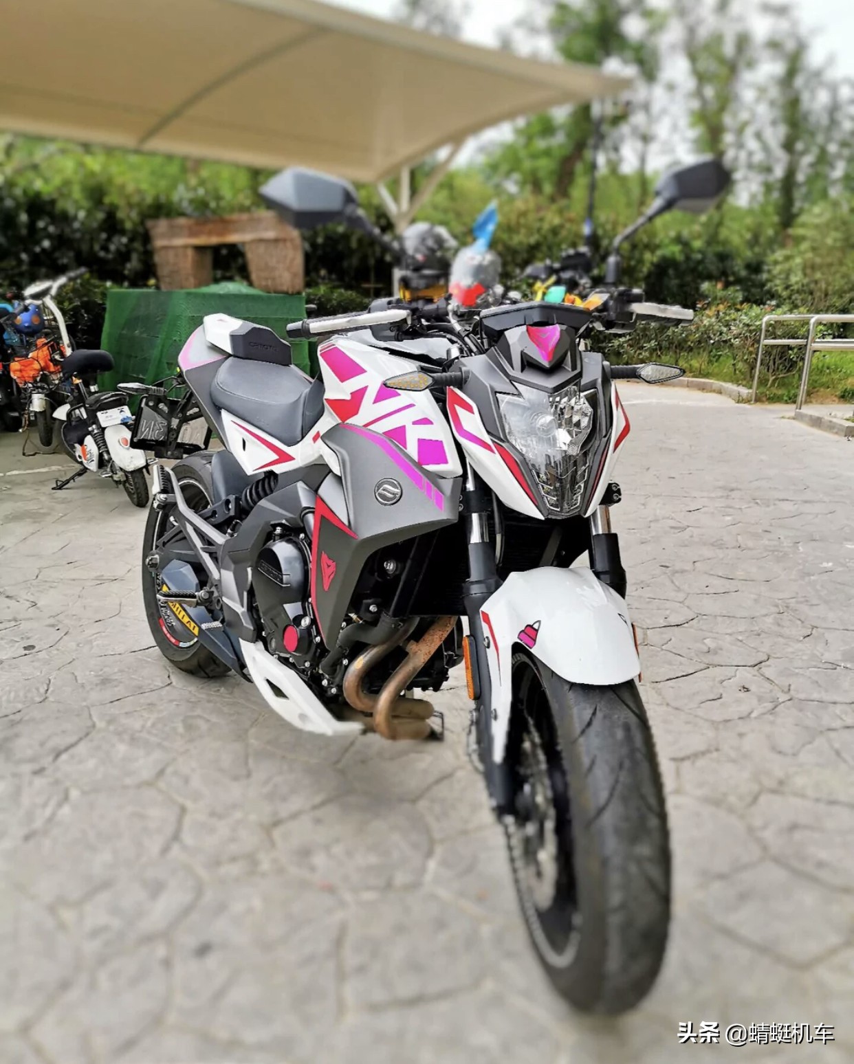 2020款春风400nk,网红春风400