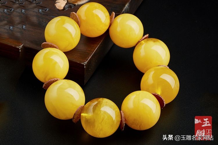 鸡油蜜蜡的收藏价值大,蜜蜡中的鸡油黄蜜蜡到底是什么