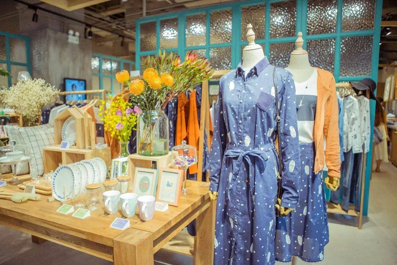 在家如何打造网红服装店,服装店怎么才能成为网红店