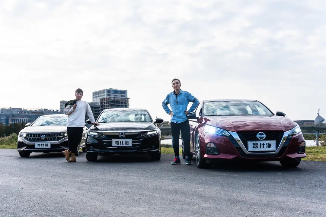 雅阁1.5t和天籁2.0t对比测评,21款天籁对比新款雅阁