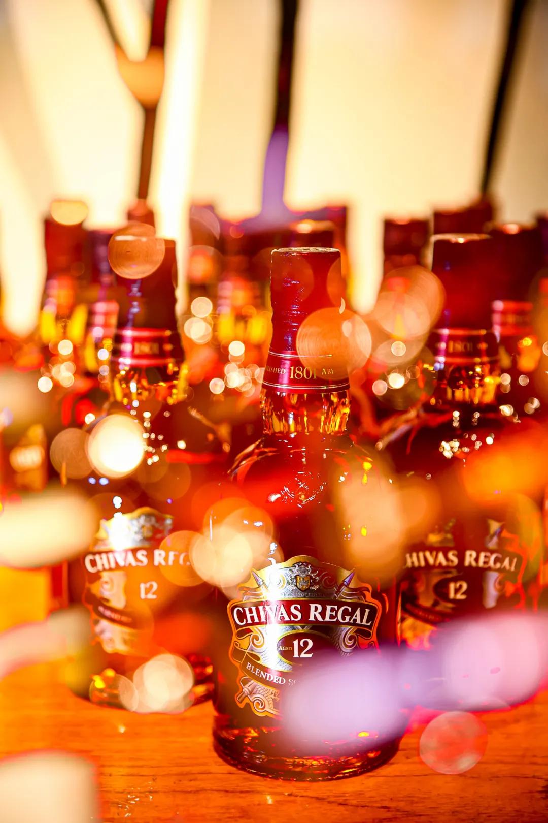 芝华士潮爆型动夜，点燃E2W东西空间