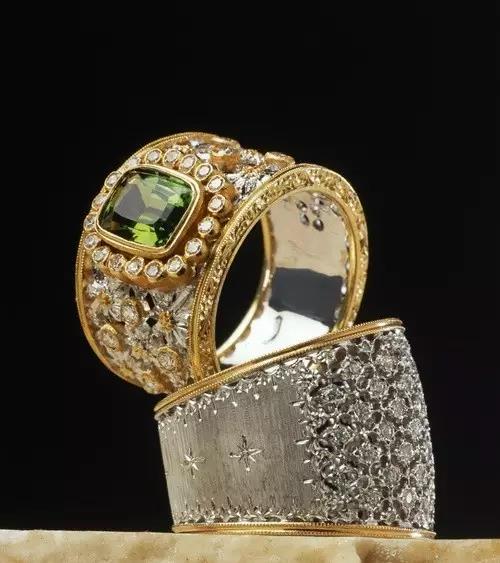 对付女人,没有一件珠宝解决不了的!