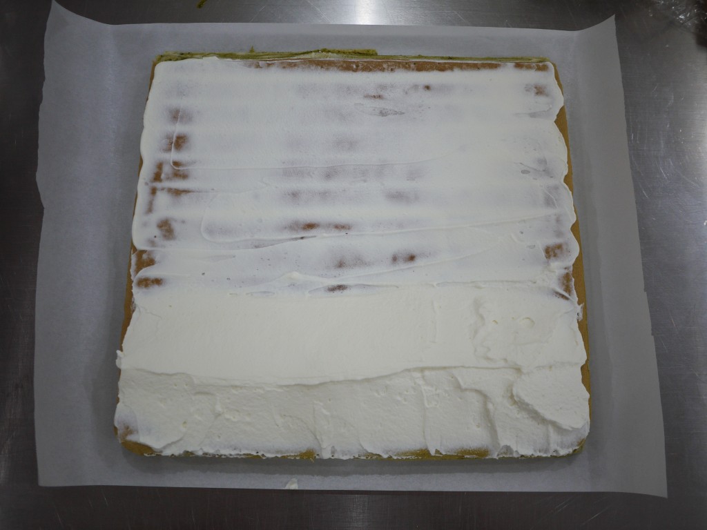 抹茶蛋糕松软细腻有诀窍,抹茶蛋糕撒上抹茶真的好吃