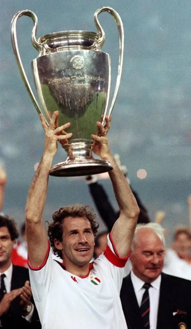 世界足球十大球星排名,世界上足球最强的十大国家