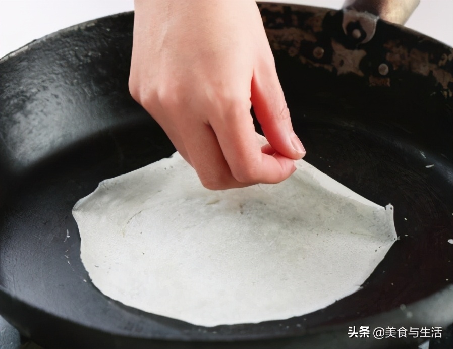 做春卷的手法全过程,怎样做皮薄酥脆的春卷