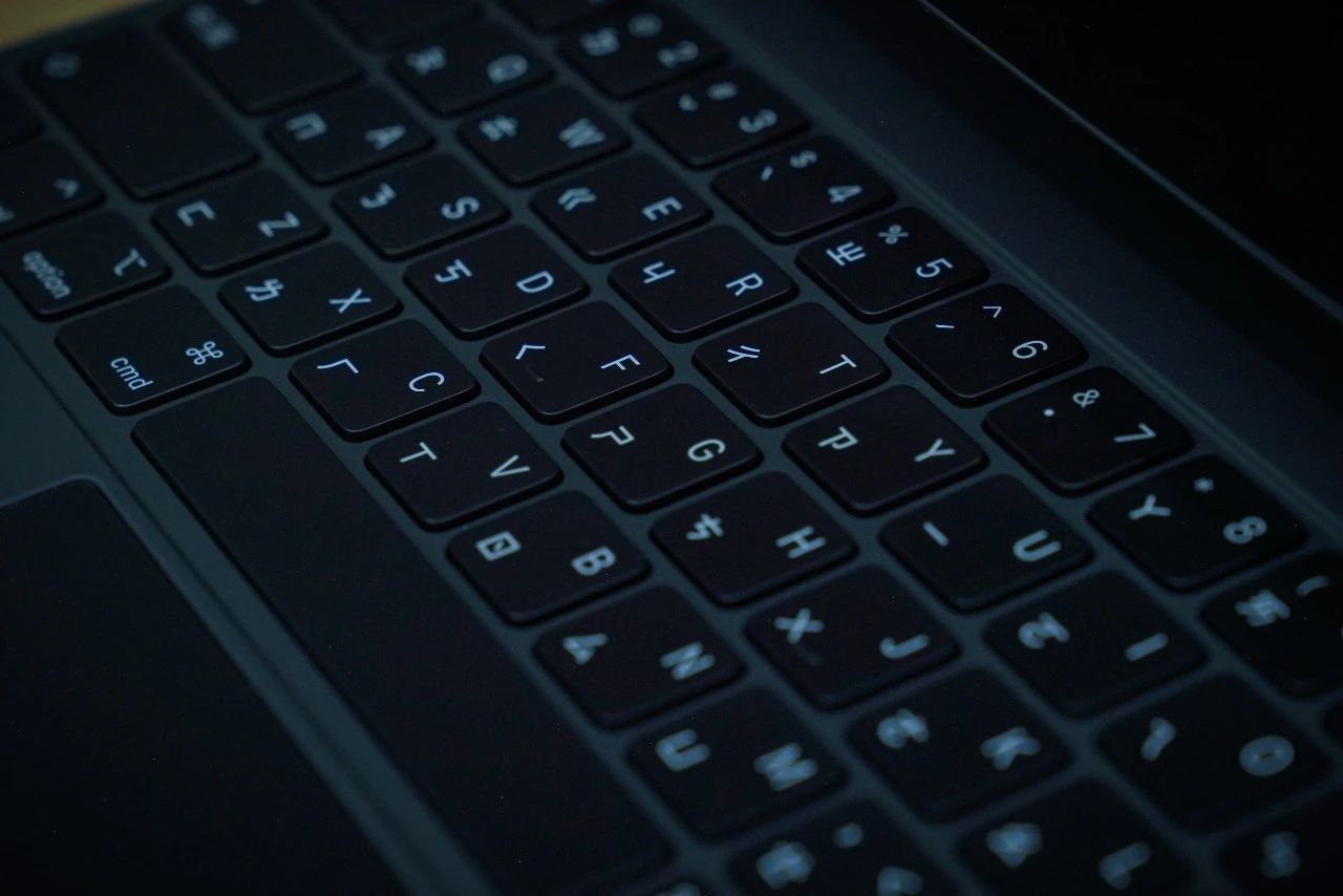 当iPad从重量和价格上追平了MBP，你需要这几个拒绝它的理由