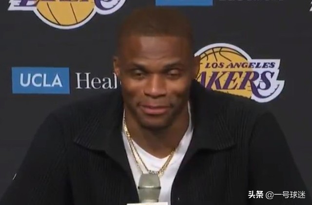 威少恭喜詹姆斯视频,威少祝贺詹姆斯超越贾巴尔