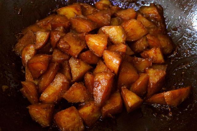 土豆怎么切片又好吃又好看,土豆怎么切丝才会光滑好吃