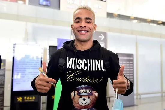 荒诞！苏宁愿顶薪300万欧续约特谢拉，足协新规扼杀他的归化路