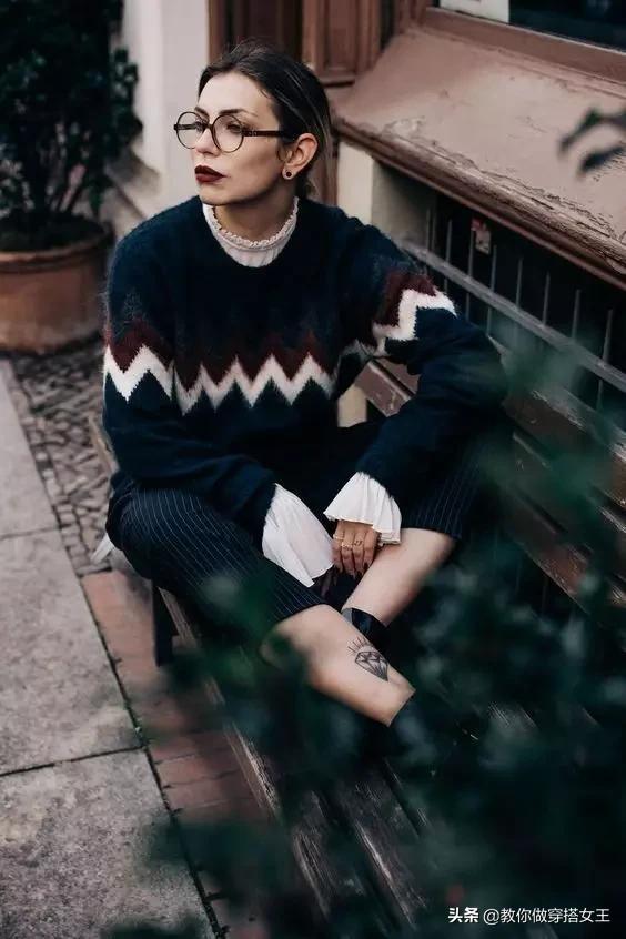 毛衣衬衫高雅上档次,毛衣搭衬衫怎么穿