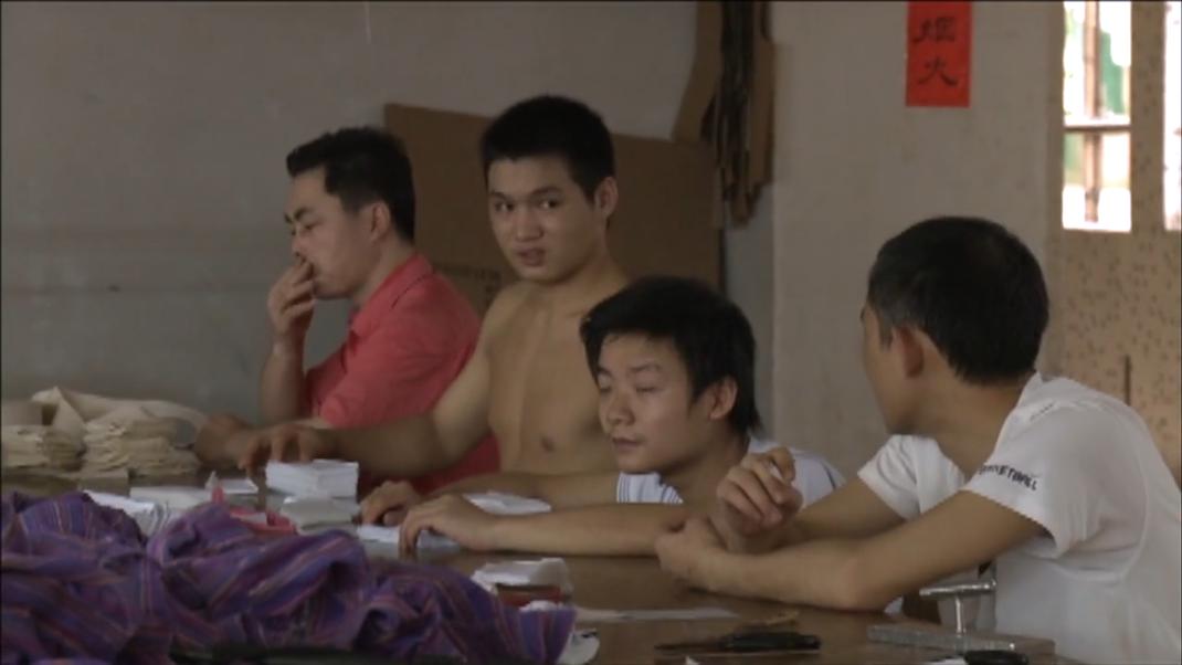 12年前的东莞制衣厂，一栋楼里17家工厂，1平米月租金10块