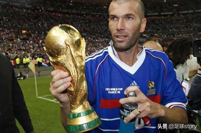 齐达内传奇巨星,齐达内足球大师