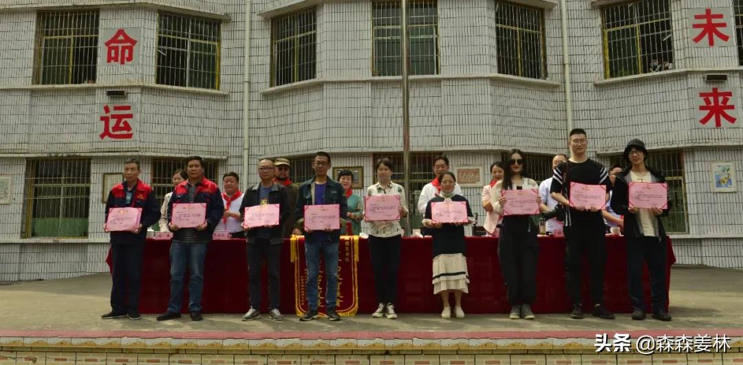 大卡车发生的重大事故,巨型大卡车事故视频