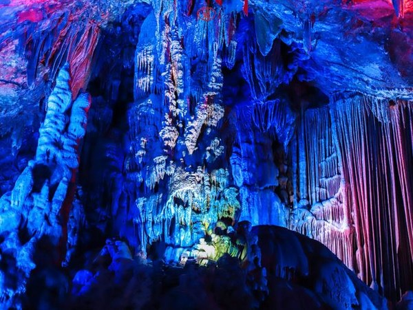 桐庐夜游富春山居景区,桐庐富春江夜游和白天游