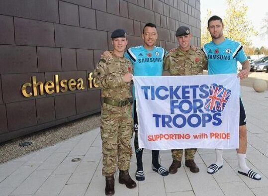 英超球队胸前小红花,英超球衣胸前广告