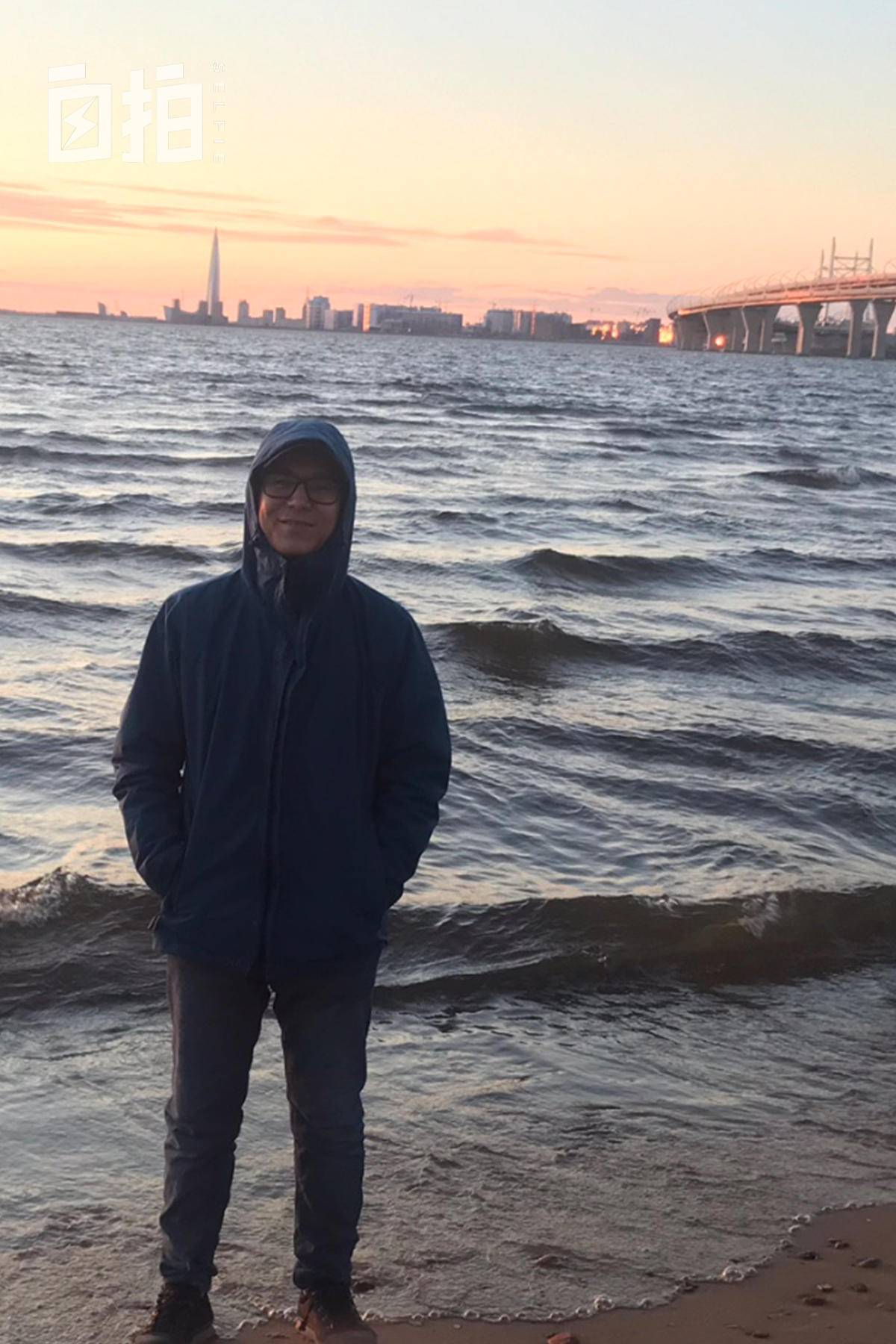 我在俄罗斯当倒爷：货瞬间卖光、被枪顶着脑袋、去*场赌**一晚上花掉2万美金