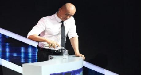 乐嘉当年为什么被人误会,从金牌主持人到出家人乐嘉怎么了