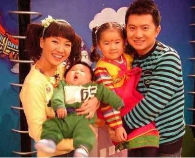 台上同为央视主持人，台下是真夫妻，恩爱幸福堪称天生一对