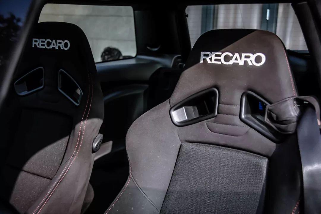 外观呆萌可爱的MINIR56JCW，却有着汉子般的内心！