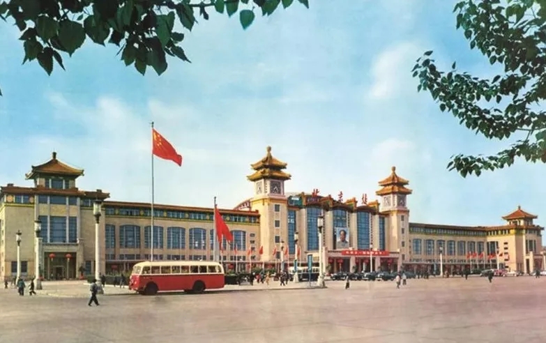 珍贵影像！这里的第一张火车票被毛主席买走