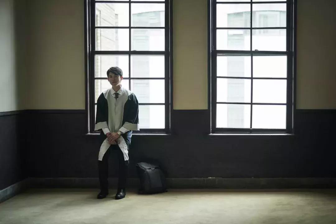 王俊凯摸易烊千玺的手的视频,王俊凯摸易烊千玺的手