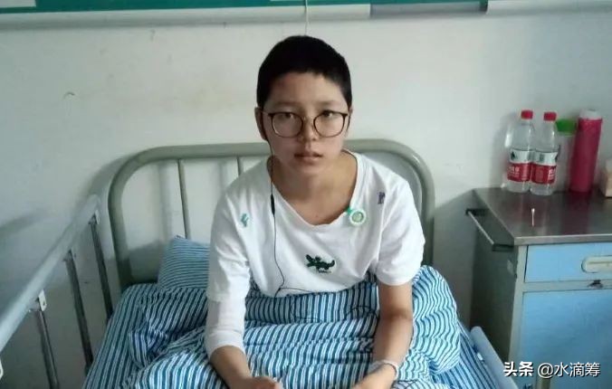 13岁四川初三女孩突然腿疼，检查完医生竟说：做好截肢准备