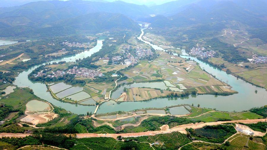 再下一证!鹅城百色分公司获颁司机点点网约车牌照