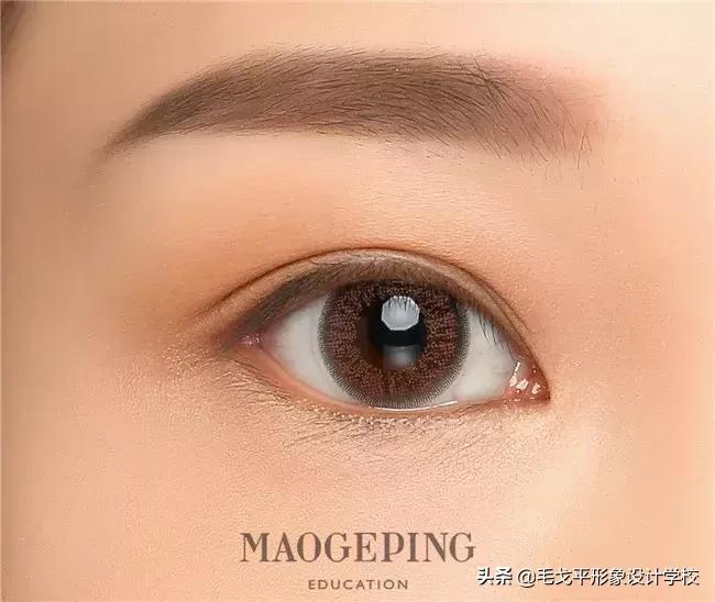 怎么画眼妆才不显脏,怎么防止眼妆花