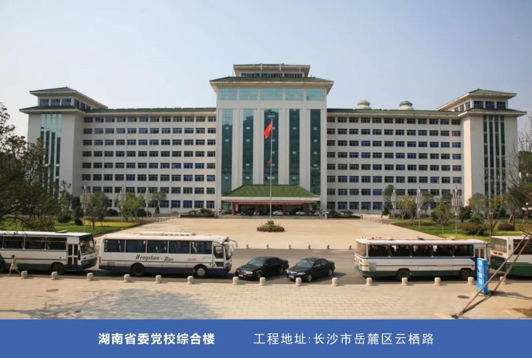 火凤凰浴火中如何重生,看浴火重生的凤凰