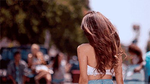 高低肩你怎么改善,怎样塑造好气质直角肩