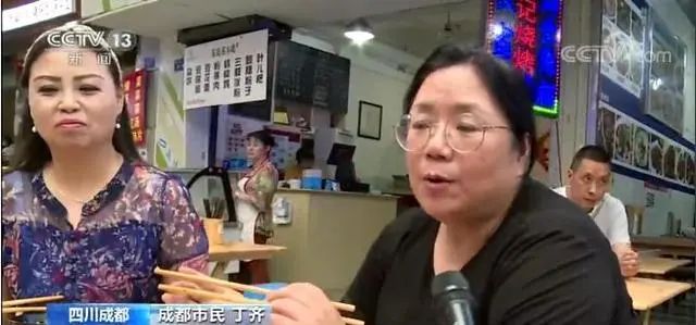 昆明的烟火气回来了！南屏街拟试点夜间外摆，路边摊可以有了，中央文明办宣布重大调整