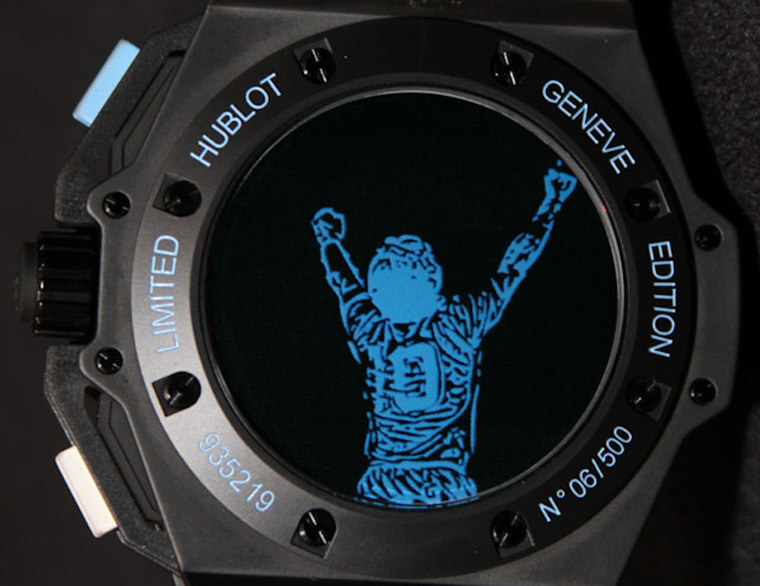 阿根廷足球传奇马拉度纳辞世回顾他独特戴表方式和绝版联名手表