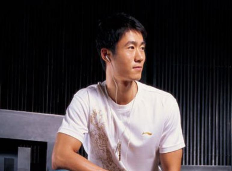 赵薇与乒乓球王励勤处过对象吗,赵薇王励勤现在私下还有联系吗