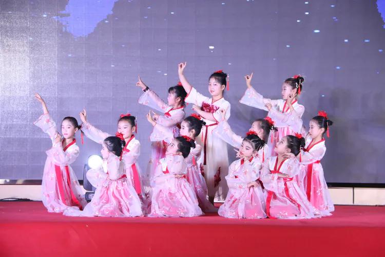 2021年驻马店蓝蓓蕾艺术学校大型公益晚会圆满落幕