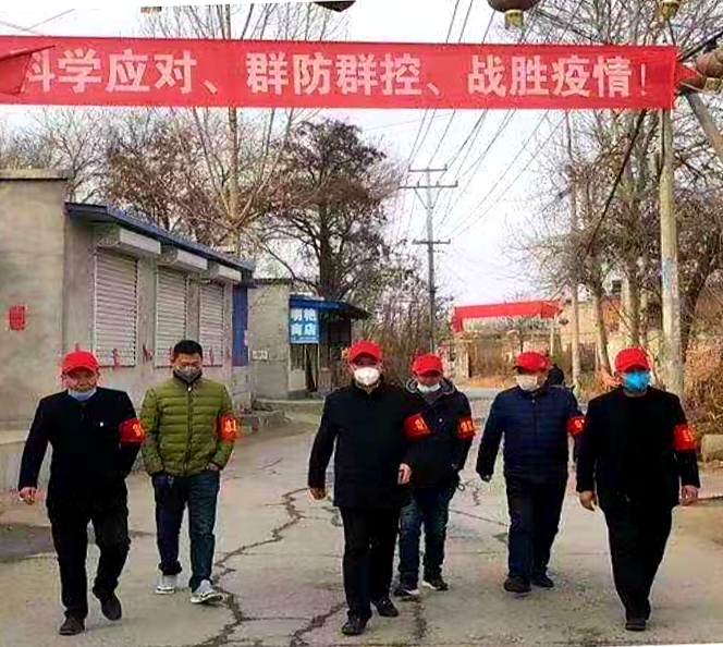 村两委班子疫情防控,村干部齐上阵一线抗疫情