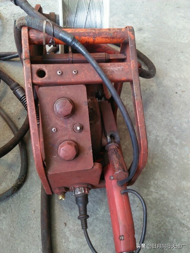 佳士焊机故障保护维修方法,佳士二保焊机送丝机故障