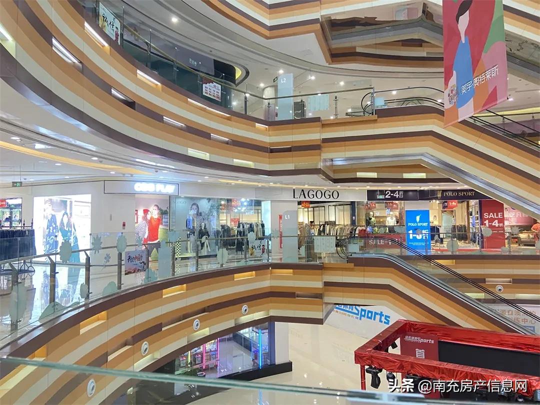 嘉陵区比较繁华商业区,商业不足