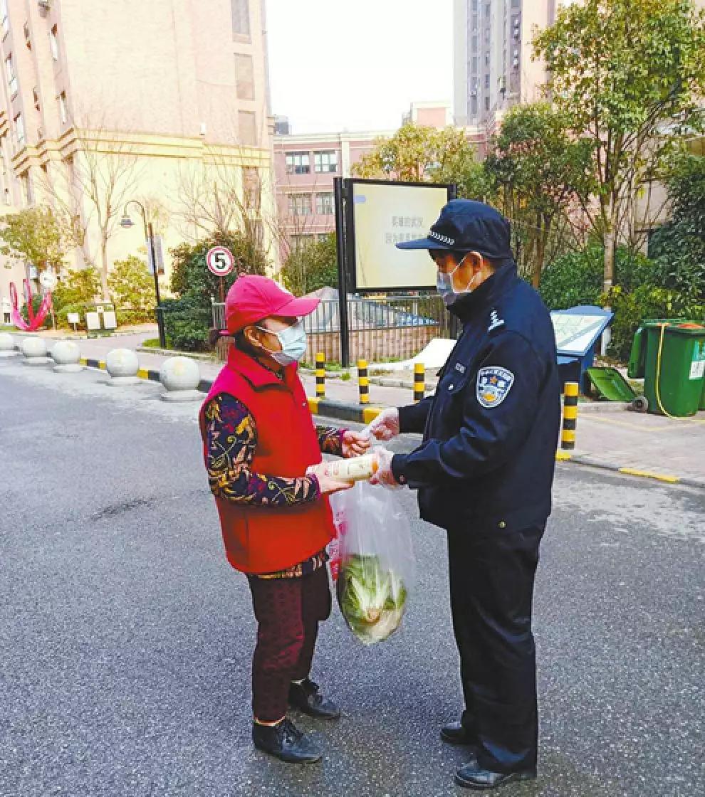 20分钟加50个微信群,我加了好多别人的群能退群吗