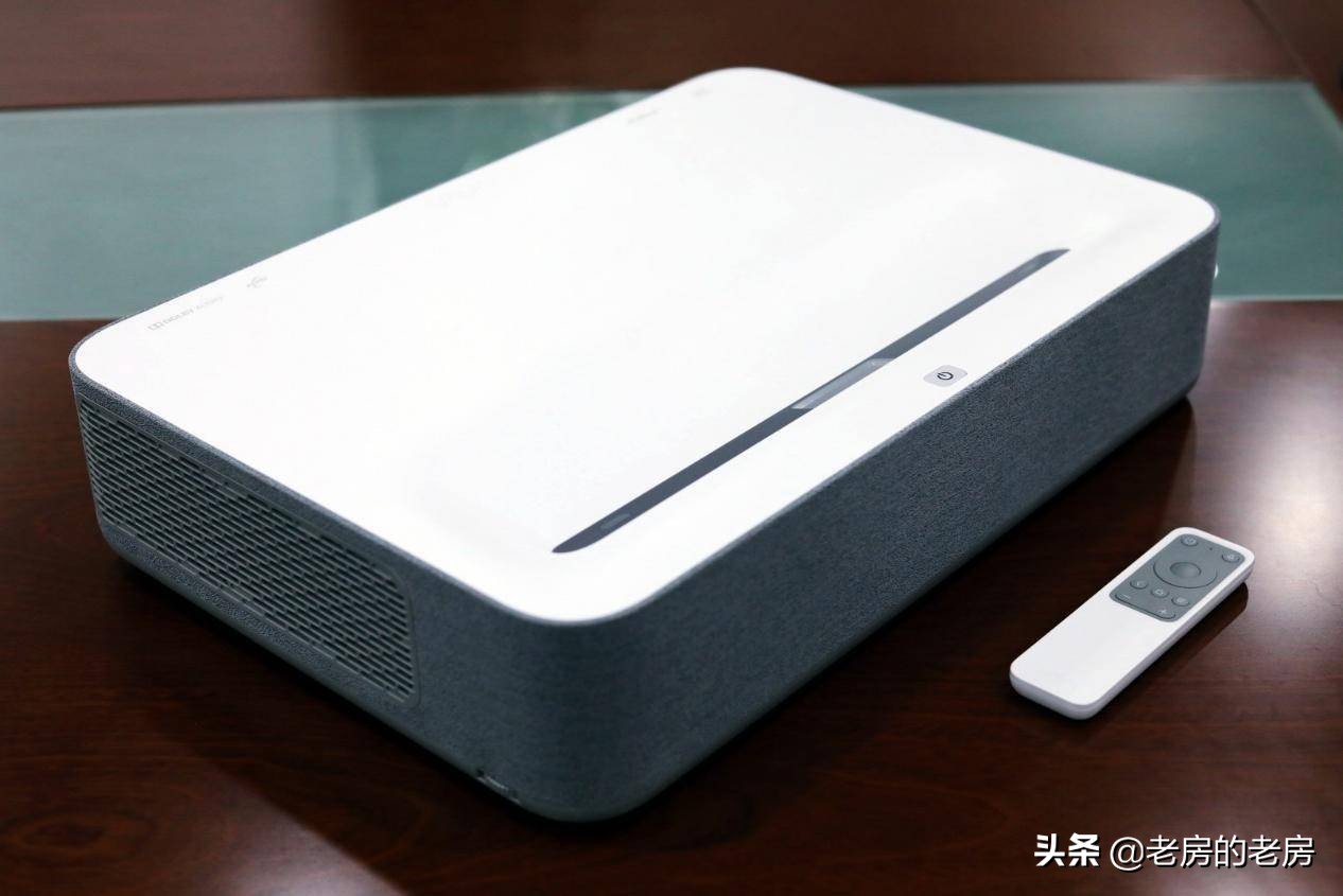 电视投影仪激光电视怎么选,选激光电视还是投影仪