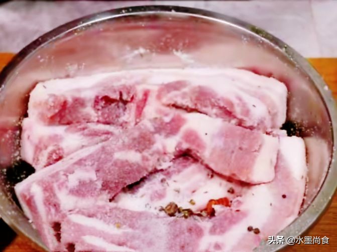 腌腊肉前把肉洗了怎么办,腌腊肉之前洗了肉怎么办