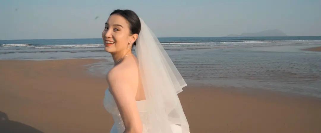 异性相处，男人突然做出这三个动作，十有八九是有人了