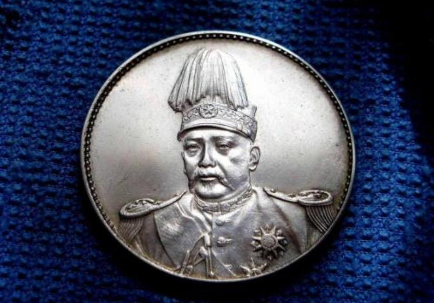 袁世凯享皇帝待遇，却只活到57岁，死在嘴上，现代人也该注意