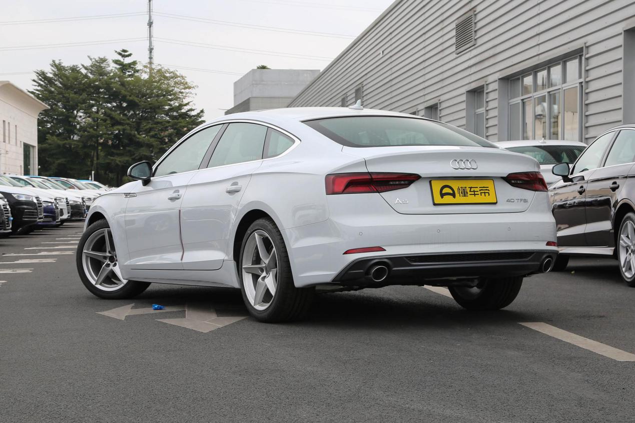 奥迪a5评测视频38号车评中心,既有奥迪a5的颜值又有空间感