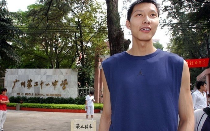 易建联高考时有多火,16岁易建联是学霸