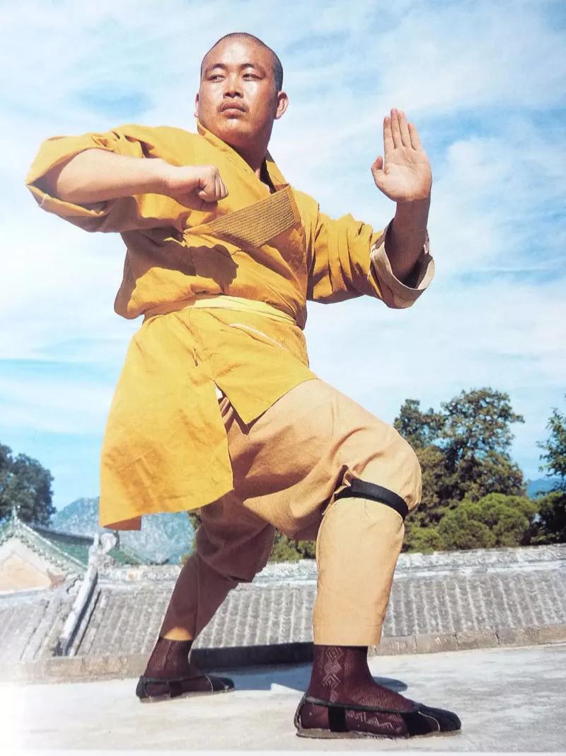 释永信的书法值钱吗,星云大师与释永信的书法