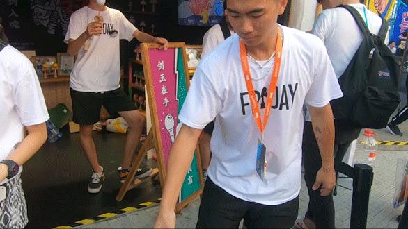 为什么拍的视频很不清晰,为什么你拍的视频这么糊没有质感