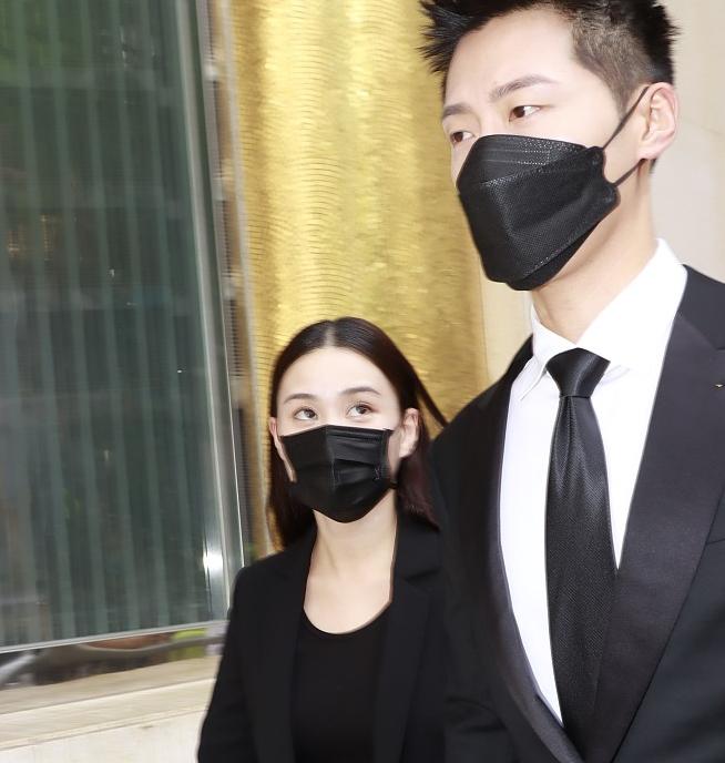 何超莲赌王纪念日,赌王去世何超莲致辞